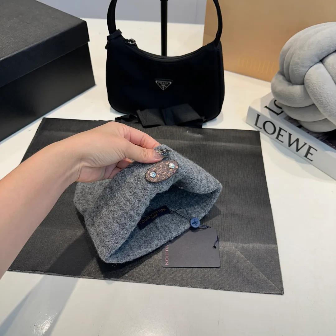 P56 LV Louis new autumn and winter style wool hat, 100% wool fabric🐑