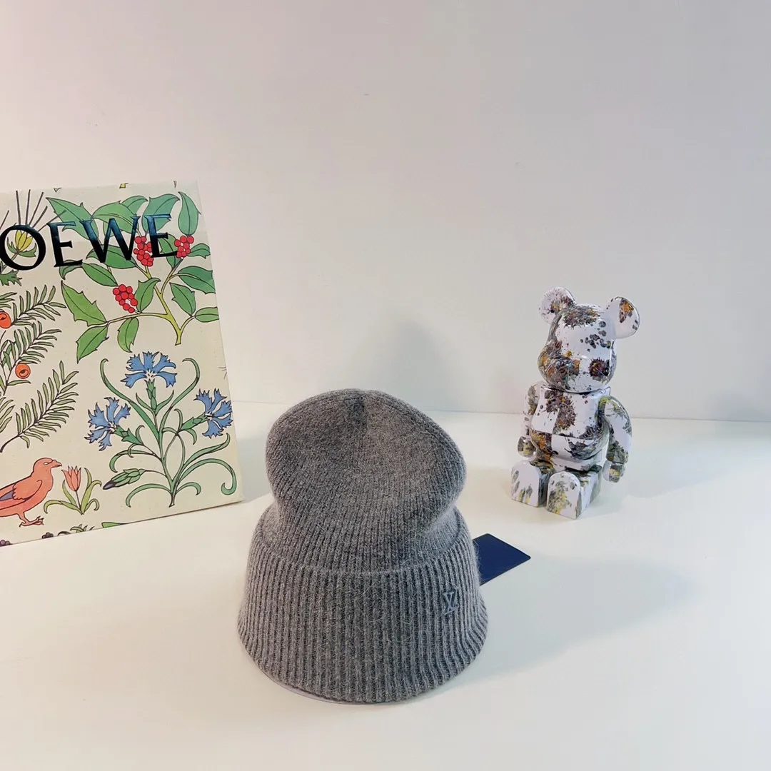 Special price P60💛 Comes with dust bag [LV] 2022 autumn and winter new rabbit fur men’s and women’s knitted woolen hats, super hot 💖 first-class texture, perfect for going out on the street!