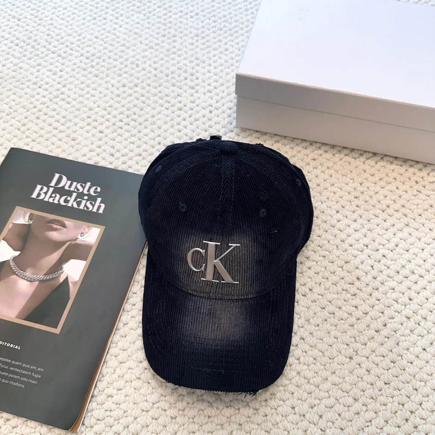 P60 Calvin Klein, CK logo autumn and winter new baseball cap, recommended by Xiaohongshu, fashionable and versatile, a favorite of many celebrities, very explosive, very popular, very good-looking