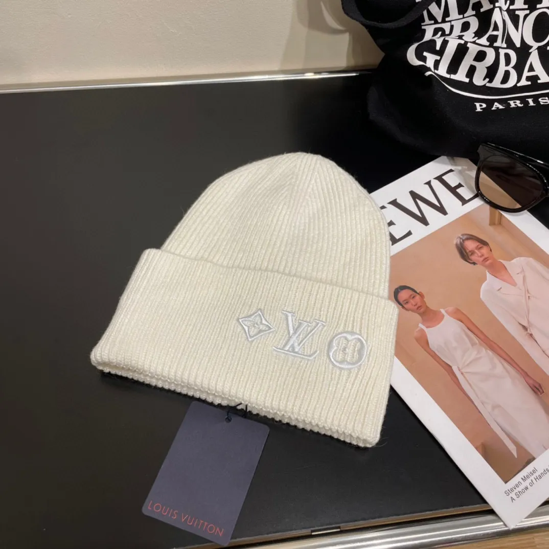 P70 LV Louis Vuitton official website classic knitted hat! Xiaohongshu’s hottest selling item! Dress well! The same style for men and women, thicker and warmer, fashionable and popular 🌸First-class quality, the best brand for warmth in autumn and winter, order now, limited edition