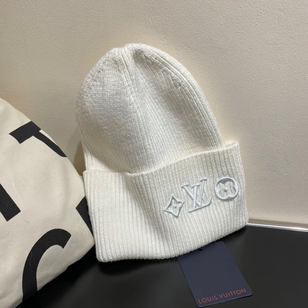 P70 LV Louis Vuitton official website classic knitted hat! Xiaohongshu’s hottest selling item! Dress well! The same style for men and women, thicker and warmer, fashionable and popular 🌸First-class quality, the best brand for warmth in autumn and winter, order now, limited edition