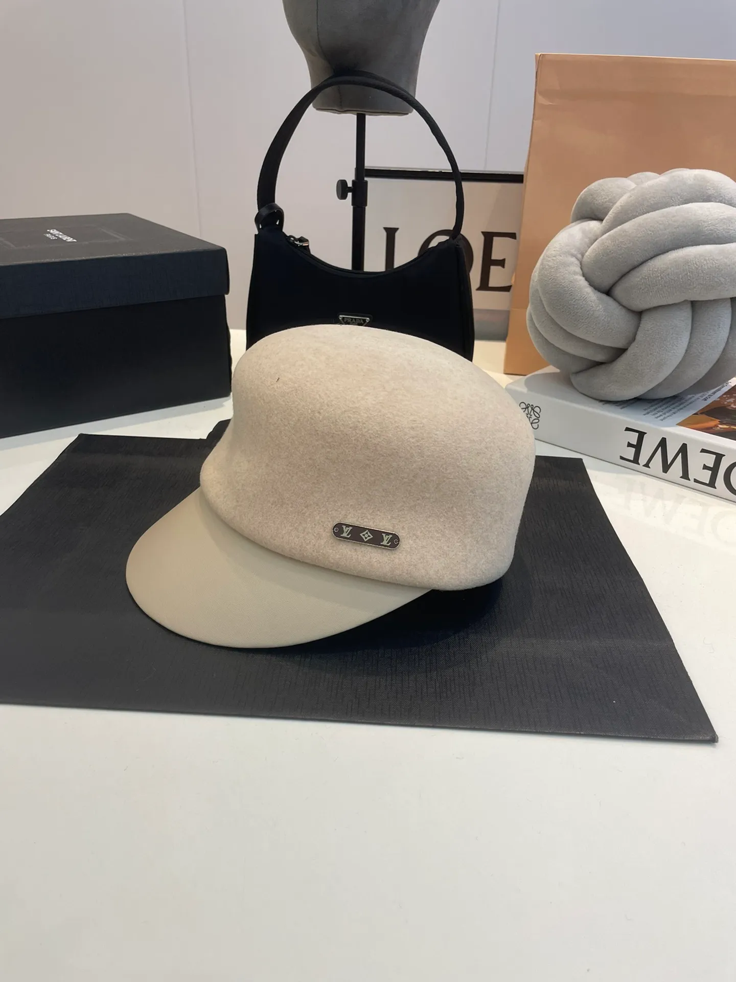 P140 LV new autumn and winter wool peaked cap, woolen army cap, 100% wool fabric, head circumference 57cm, black, rice and khaki tricolor