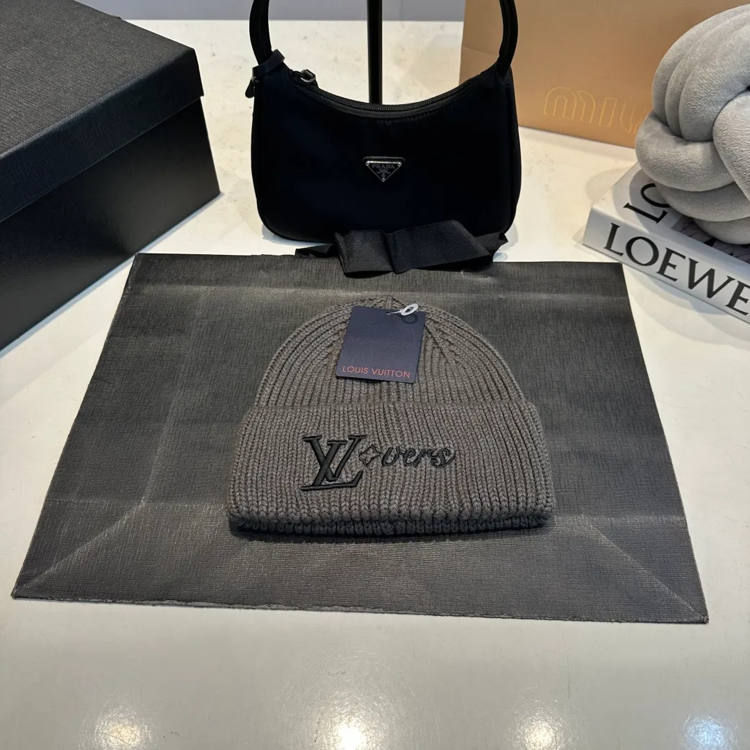 P58 LV Louis new autumn and winter style wool hat, 100% wool fabric🐑