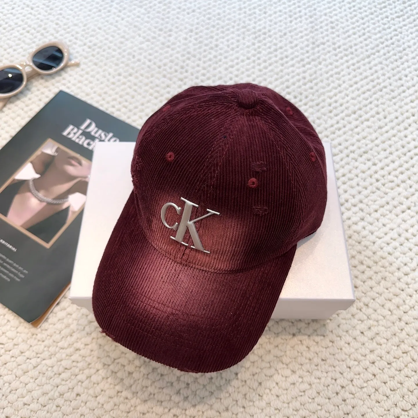 P60 Calvin Klein, CK logo autumn and winter new baseball cap, recommended by Xiaohongshu, fashionable and versatile, a favorite of many celebrities, very explosive, very popular, very good-looking