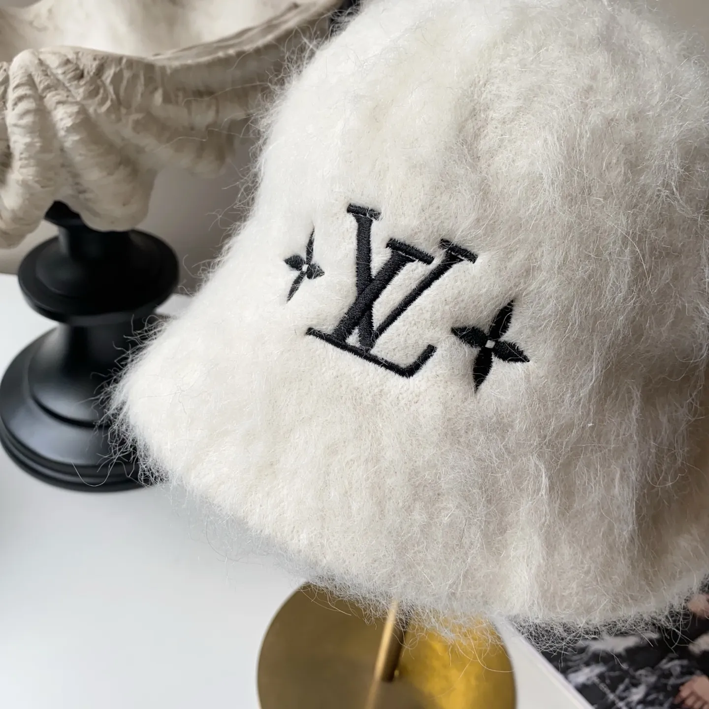 2️⃣5️⃣ꫛꫀꪝ New style for autumn and winter 🐑LV cashmere brushed embroidered logo fisherman hat ❄️High quality, super flattering and small 👌Fashionable and versatile, the same style as the counter star~winter atmosphere 🛒Camel Gray White Black