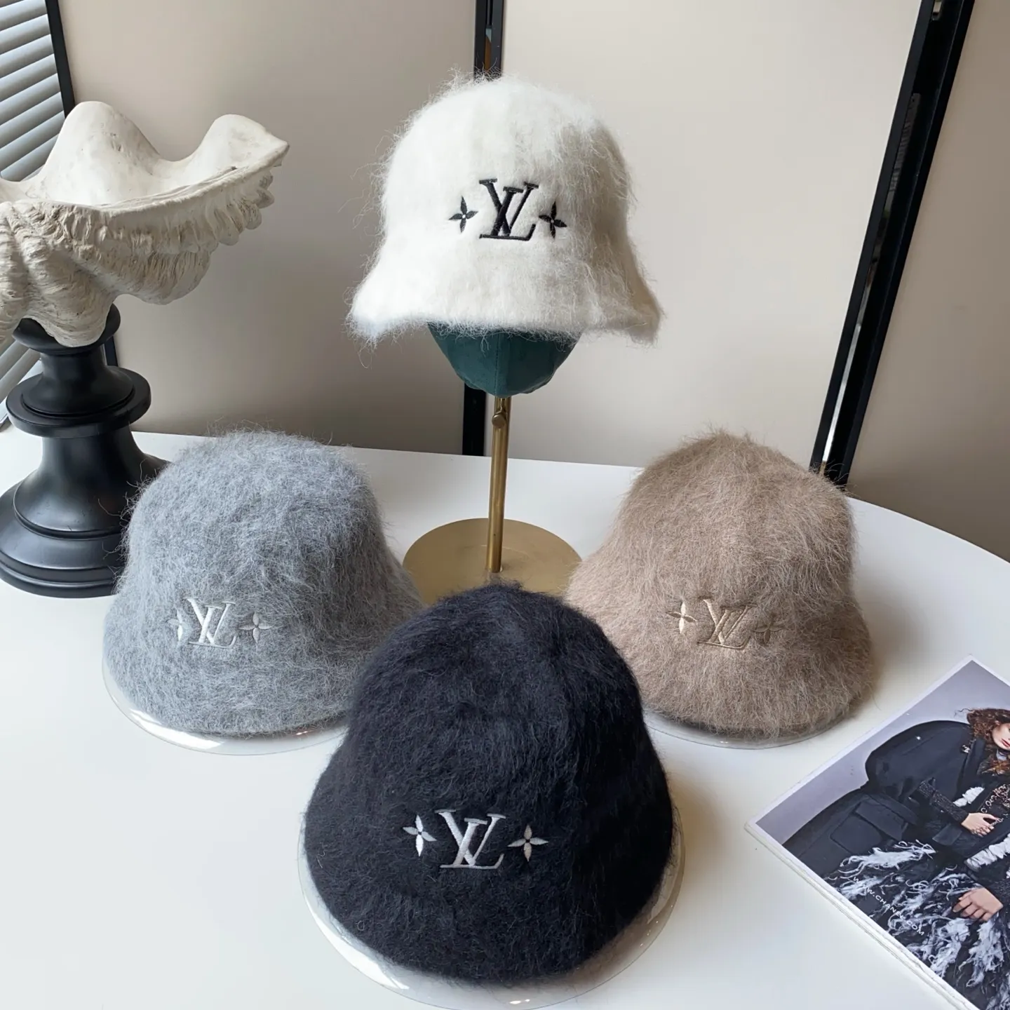 2️⃣5️⃣ꫛꫀꪝ New style for autumn and winter 🐑LV cashmere brushed embroidered logo fisherman hat ❄️High quality, super flattering and small 👌Fashionable and versatile, the same style as the counter star~winter atmosphere 🛒Camel Gray White Black