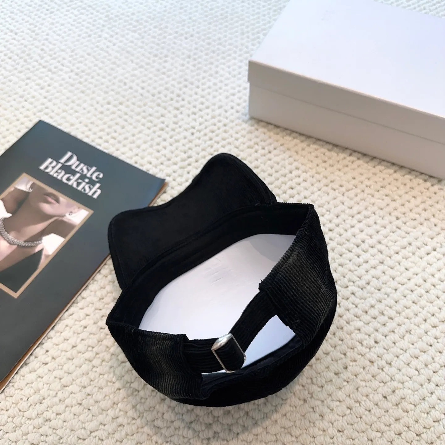 P60 Calvin Klein, CK logo autumn and winter new baseball cap, recommended by Xiaohongshu, fashionable and versatile, a favorite of many celebrities, very explosive, very popular, very good-looking