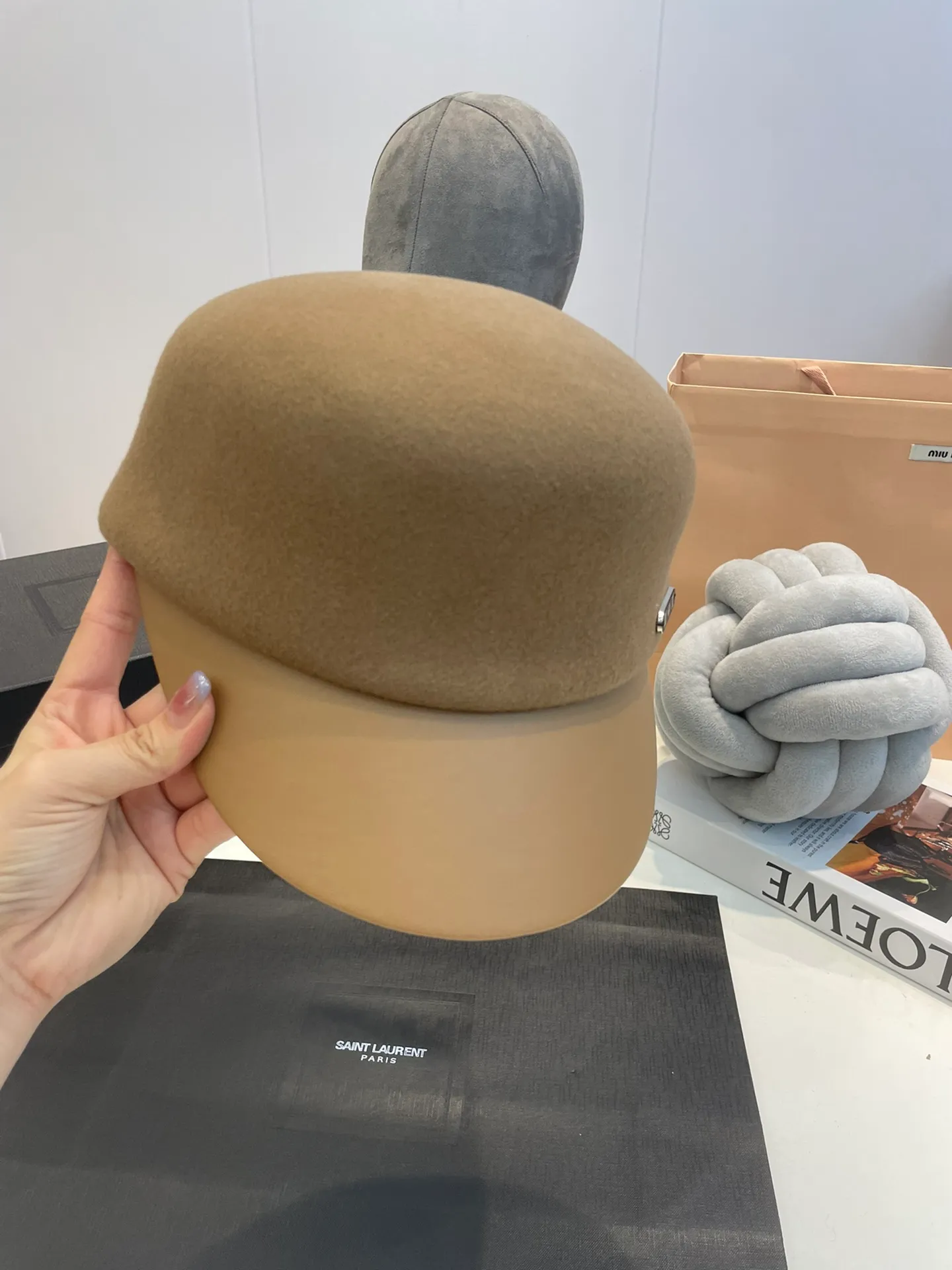 P130 LV new autumn and winter wool peaked cap, woolen army cap, 100% wool fabric, head circumference 57cm, black, rice and khaki tricolor