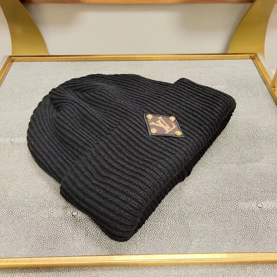 Special batch of 70, with dust bag [LV] 2021 autumn and winter counter leather label small fragrance style wool hat, super hot 💖 first-class texture, very easy to match on the street!