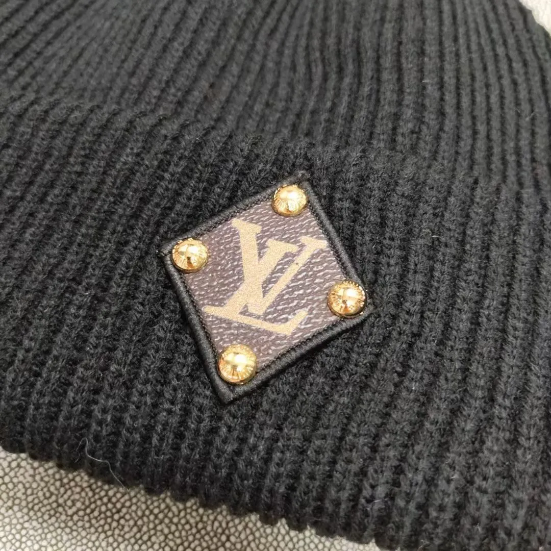 Special batch of 70, with dust bag [LV] 2021 autumn and winter counter leather label small fragrance style wool hat, super hot 💖 first-class texture, very easy to match on the street!
