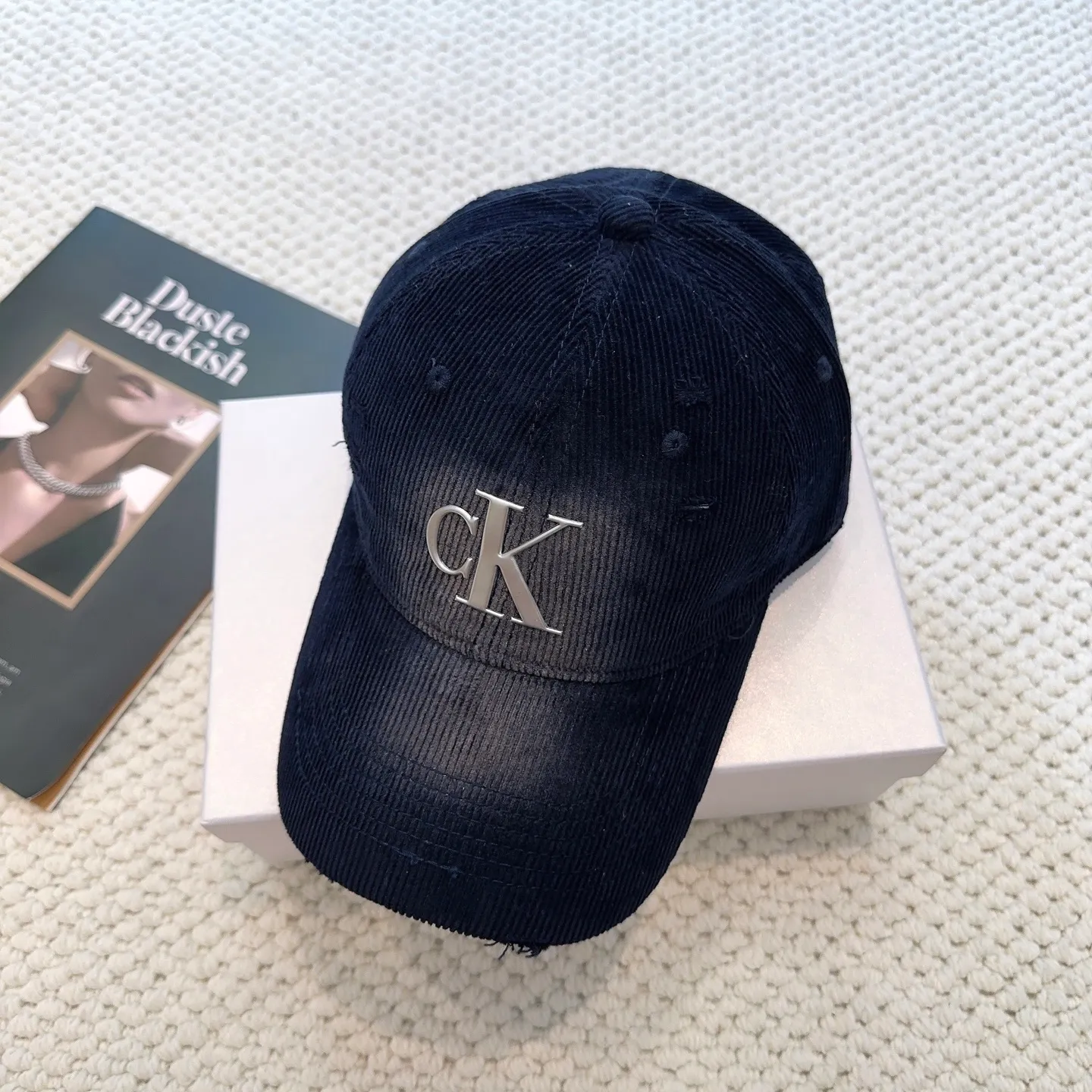 P60 Calvin Klein, CK logo autumn and winter new baseball cap, recommended by Xiaohongshu, fashionable and versatile, a favorite of many celebrities, very explosive, very popular, very good-looking