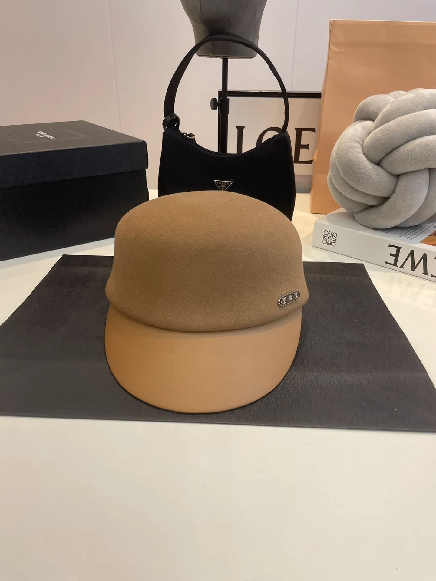 P130 LV new autumn and winter wool peaked cap, woolen army cap, 100% wool fabric, head circumference 57cm, black, rice and khaki tricolor