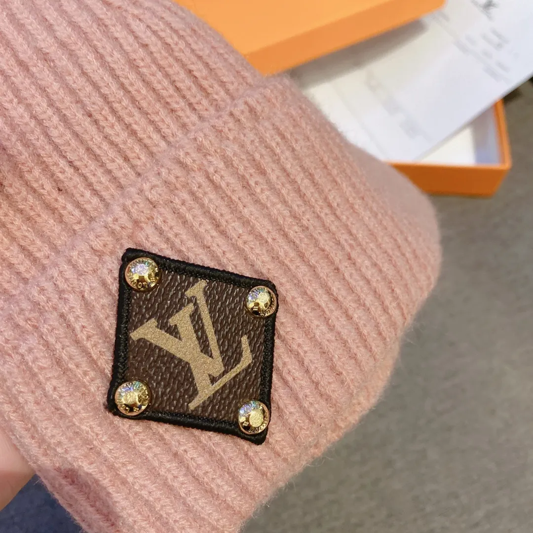 Special approval 50¥ LV Louis Vuitton 2022 autumn and winter new wool knitted beanie, %30 rabbit hair% 50 wool, advanced customization, essential for warmth, same style for men and women