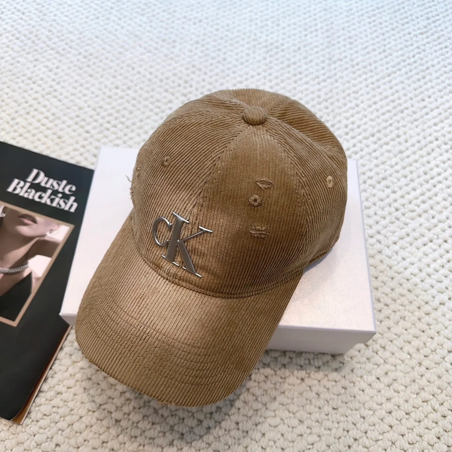 P60 Calvin Klein, CK logo autumn and winter new baseball cap, recommended by Xiaohongshu, fashionable and versatile, a favorite of many celebrities, very explosive, very popular, very good-looking
