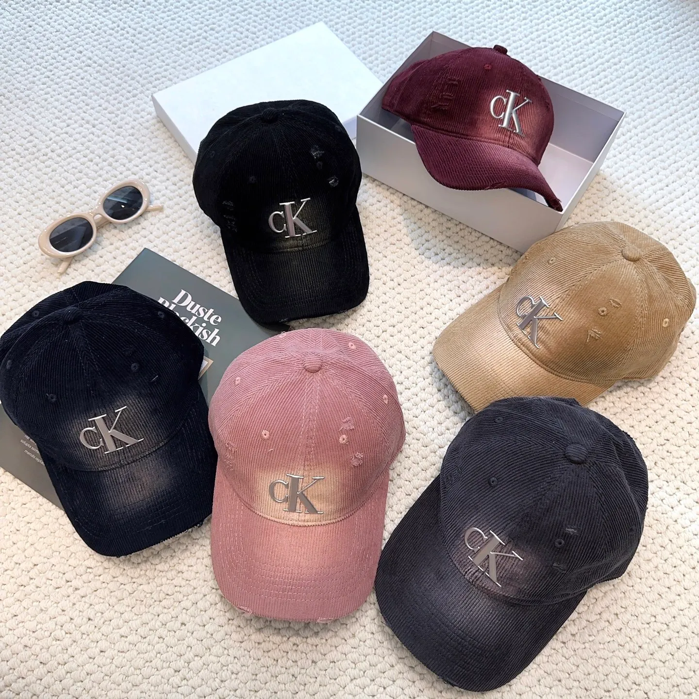 P60 Calvin Klein, CK logo autumn and winter new baseball cap, recommended by Xiaohongshu, fashionable and versatile, a favorite of many celebrities, very explosive, very popular, very good-looking