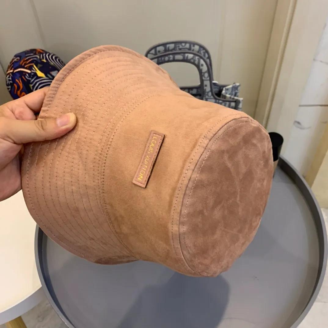 P100LV new suede double-sided fisherman hat! Embossed leather brim! Seiko and high quality, new style for autumn and winter 20, super texture! Head circumference-56-58 is acceptable