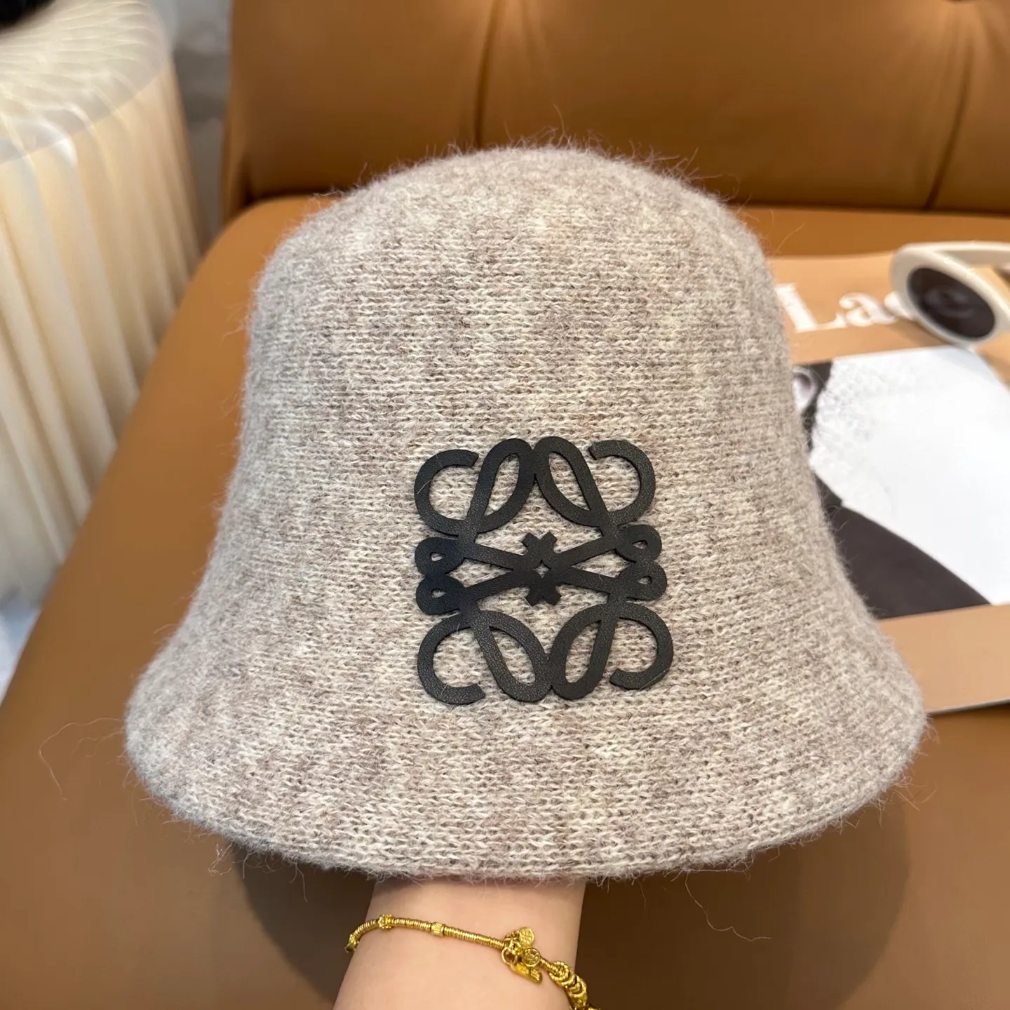 P66 💛Luo Yiwei's new autumn and winter style wool cashmere bucket hat, 🔆temperament goddess style ~ a must-have for going out on the street