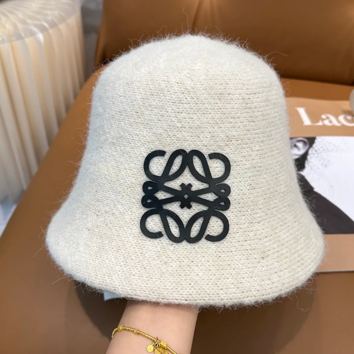 P66 💛Luo Yiwei's new autumn and winter style wool cashmere bucket hat, 🔆temperament goddess style ~ a must-have for going out on the street