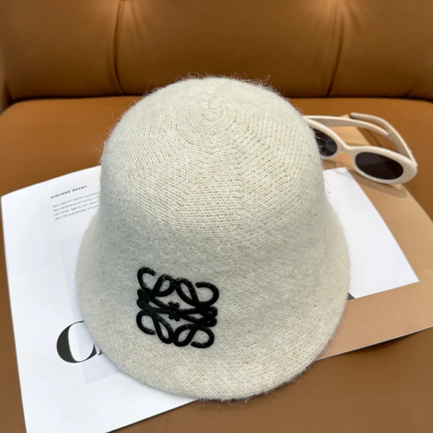 P66 💛Luo Yiwei's new autumn and winter style wool cashmere bucket hat, 🔆temperament goddess style ~ a must-have for going out on the street