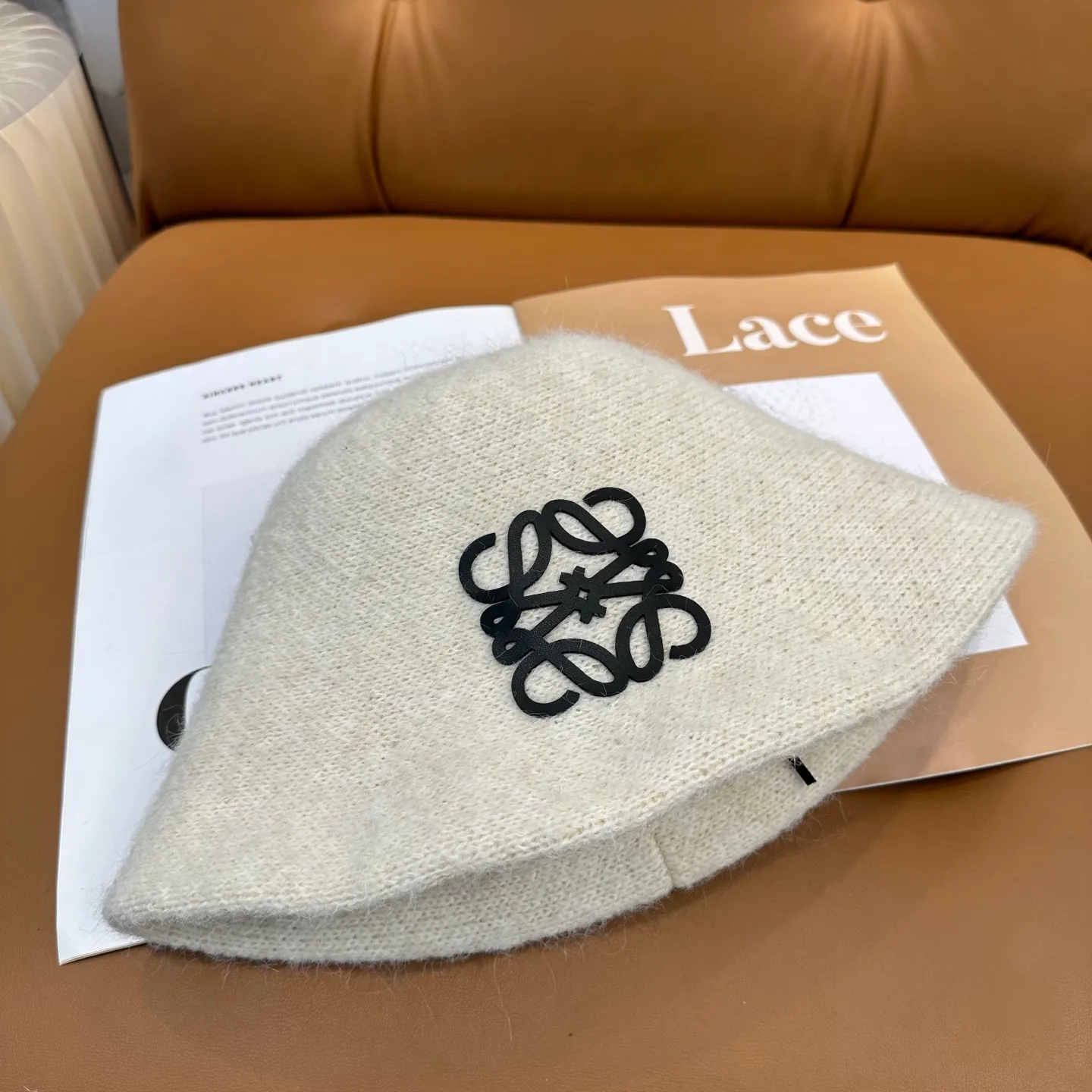 P66 💛Luo Yiwei's new autumn and winter style wool cashmere bucket hat, 🔆temperament goddess style ~ a must-have for going out on the street