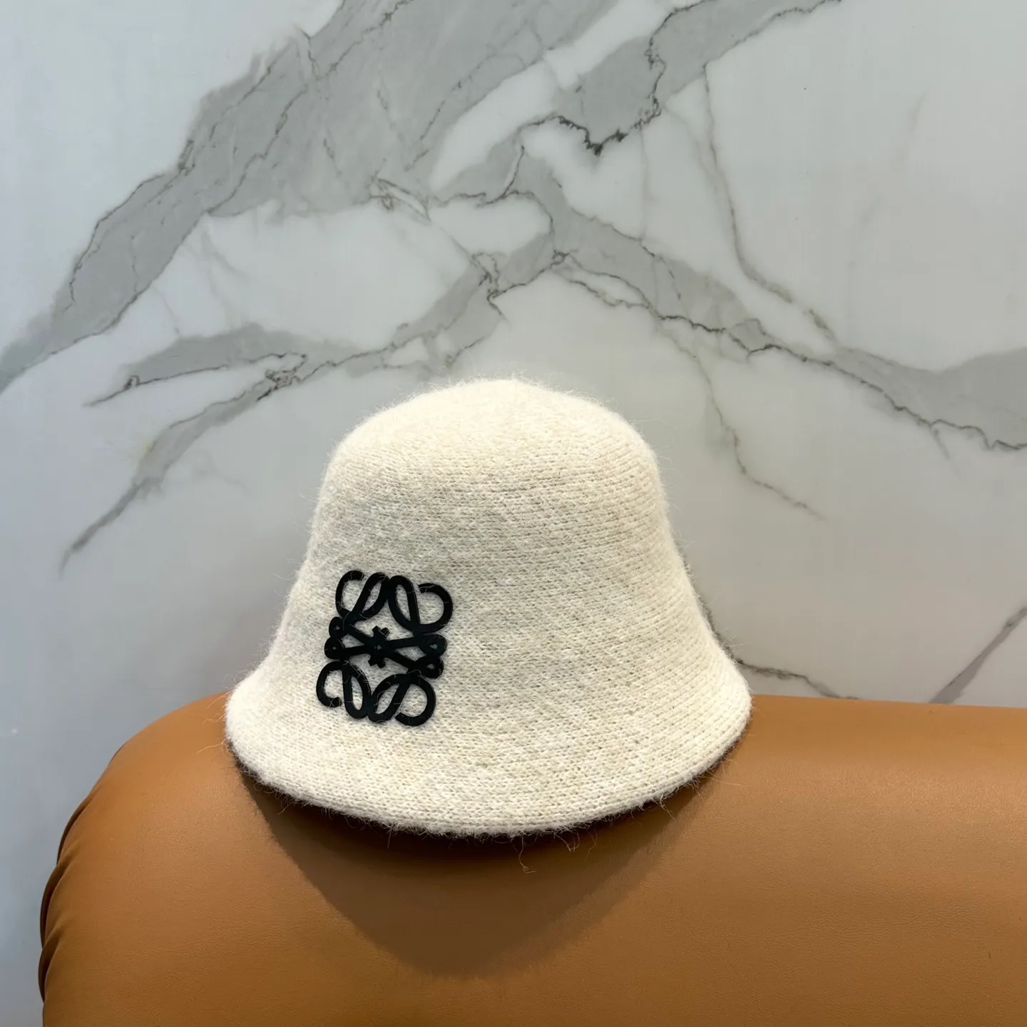 P66 💛Luo Yiwei's new autumn and winter style wool cashmere bucket hat, 🔆temperament goddess style ~ a must-have for going out on the street