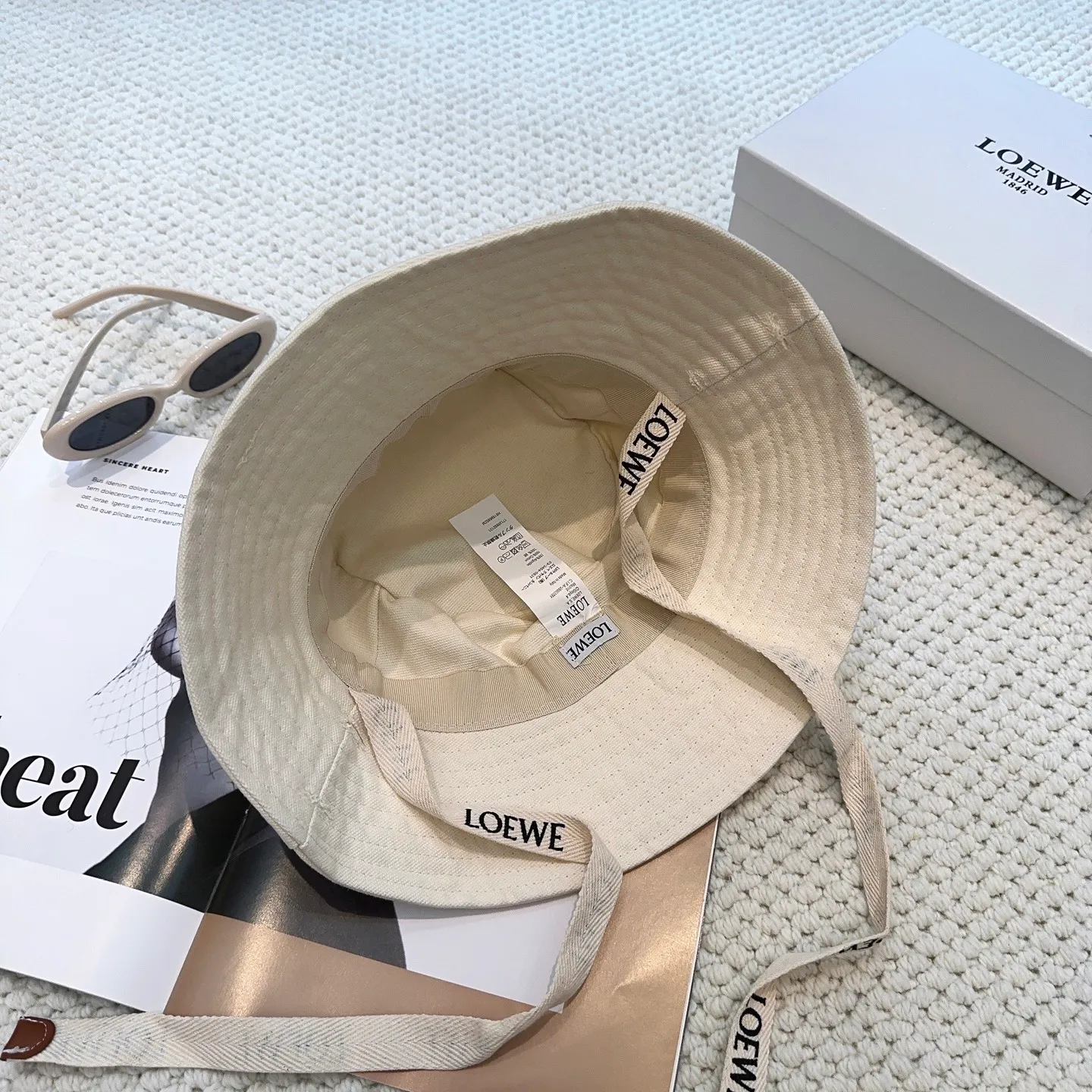 P70 Luo Yiwei's personalized fisherman's hat with straps is an excellent casual fisherman's hat. The texture is full of retro style and has a strong street style. It's handsome! Can be worn all year round! Head circumference-55-58cm