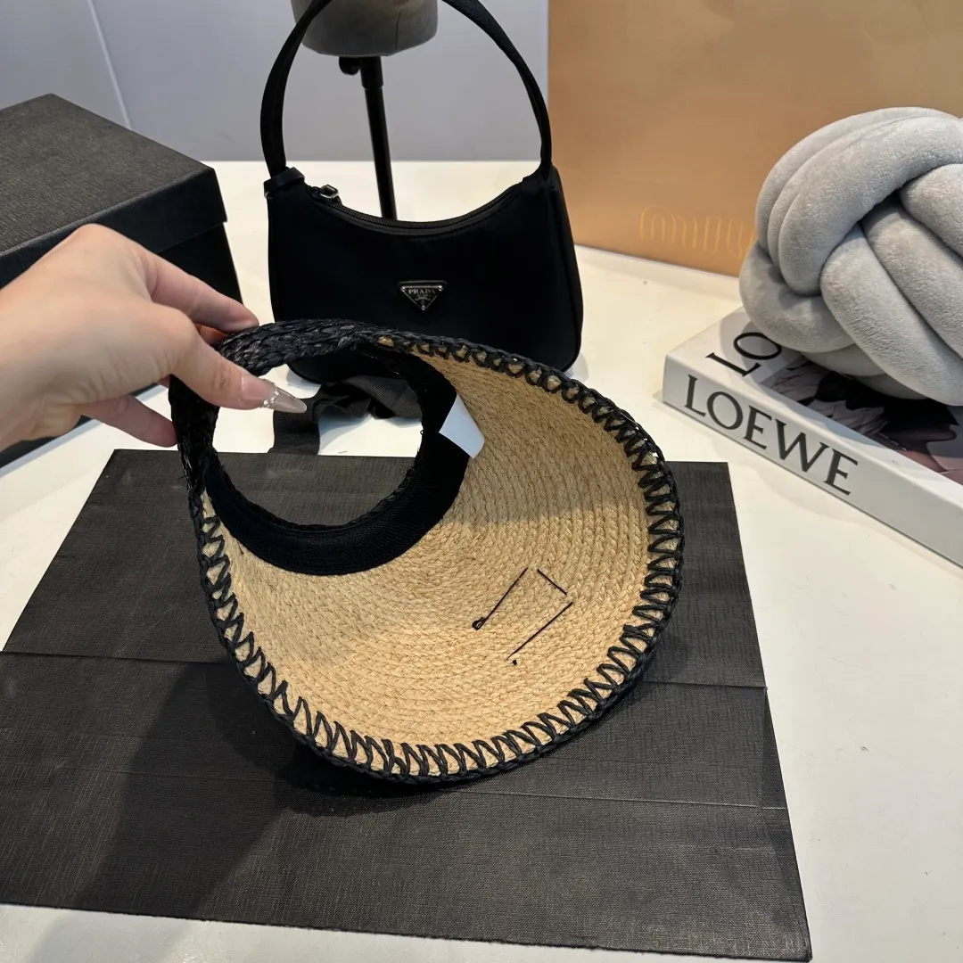 P70 LOEWE empty top hat👏High quality raffia empty top hat❤️Simple and elegant, shipped by big brands