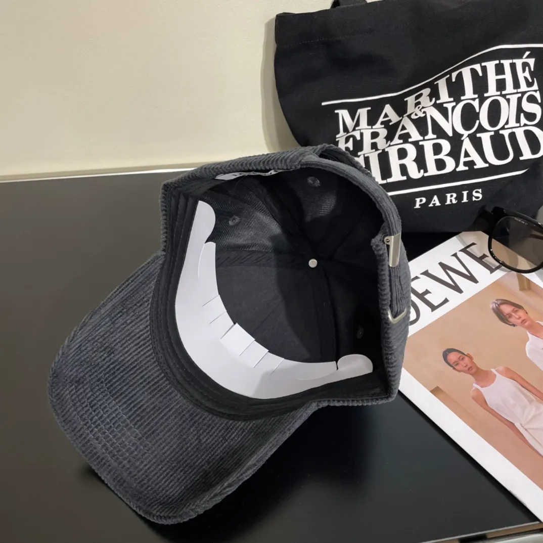 P80 🧢Loewe~New baseball cap🧢, simple embroidered classic logo, super texture👍, exquisite big-name style, a must-have artifact for goddesses, couple style