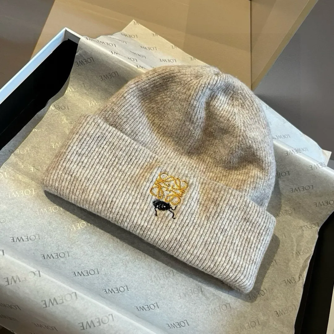 💰120¥ ＬＯＥＷＥLOEWE’s new knitted wool hat, delicate, soft and skin-friendly, unisex, super elastic👍