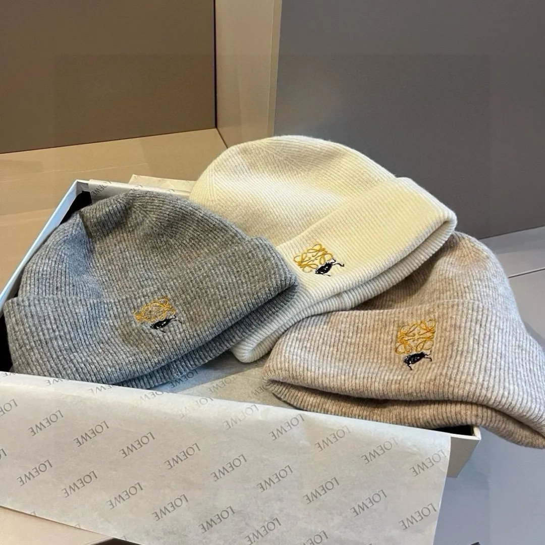 💰120¥ ＬＯＥＷＥLOEWE’s new knitted wool hat, delicate, soft and skin-friendly, unisex, super elastic👍