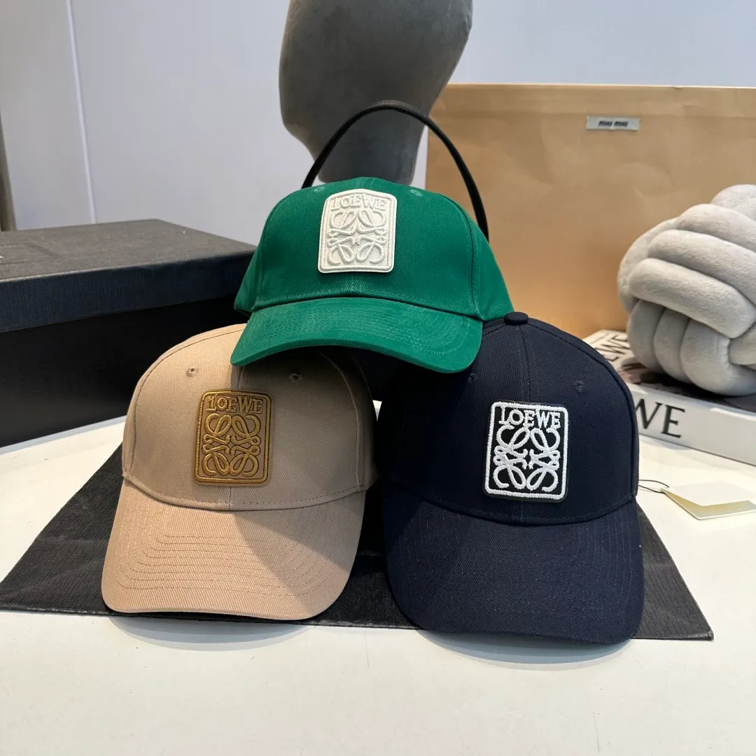 P56 🧢Loewe~New baseball cap🧢, simple embroidered classic logo, super texture👍, exquisite big-name style, a must-have artifact for goddesses, couple style
