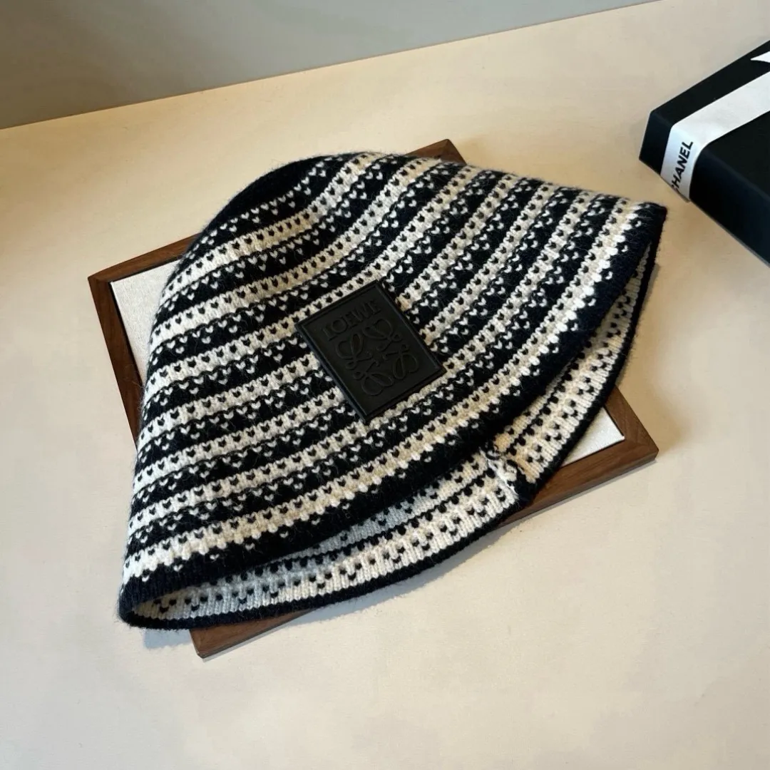 💰90¥ Loewe's new fisherman hat, head circumference 57cm