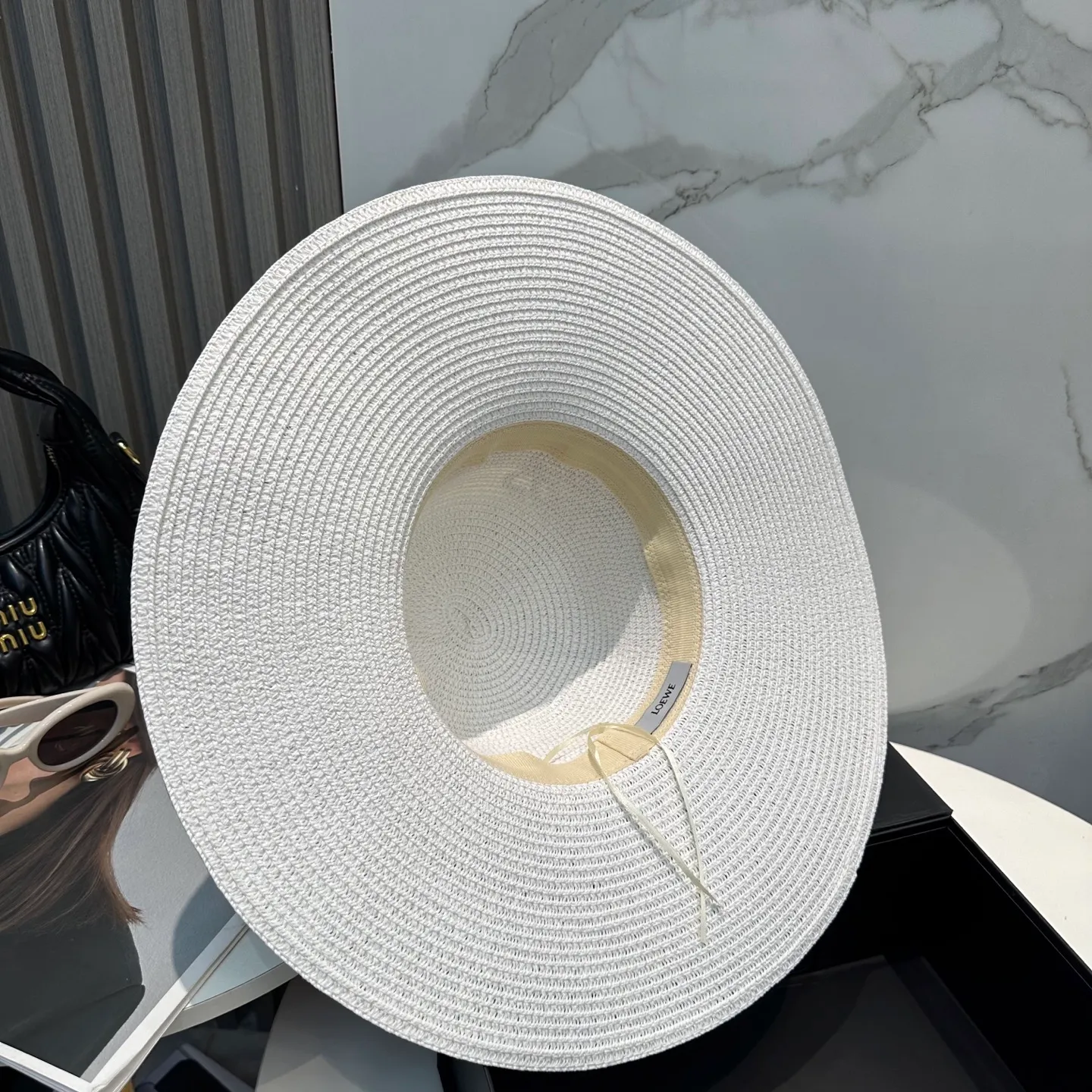 P70 LOEWE big brimmed hat, big sun hat, made of fine straw, official model opening, non-market ordinary version, head circumference 57cm