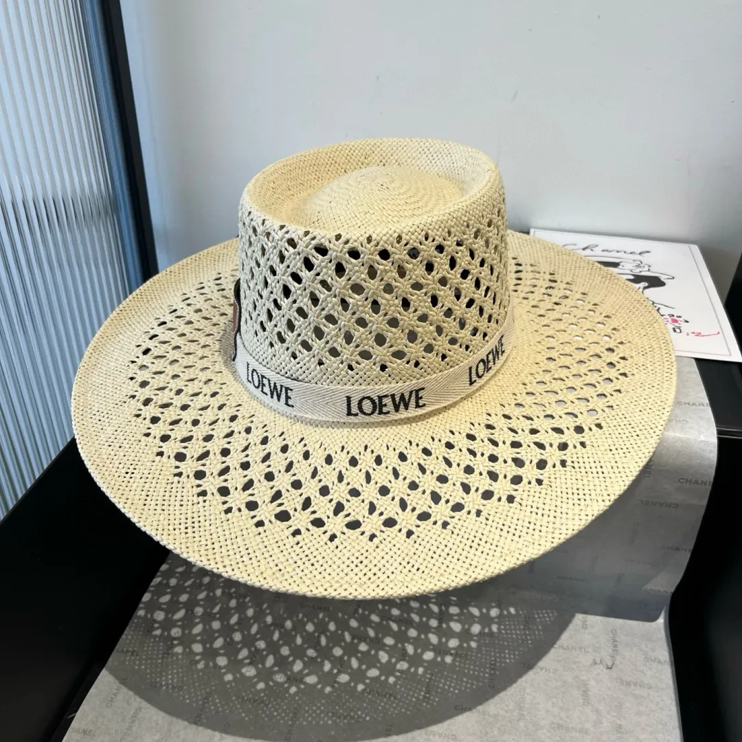 💰190¥ LOEWE new style straw hat, pure hand hooked straw hat, a must-have item for travel, head circumference 57cm