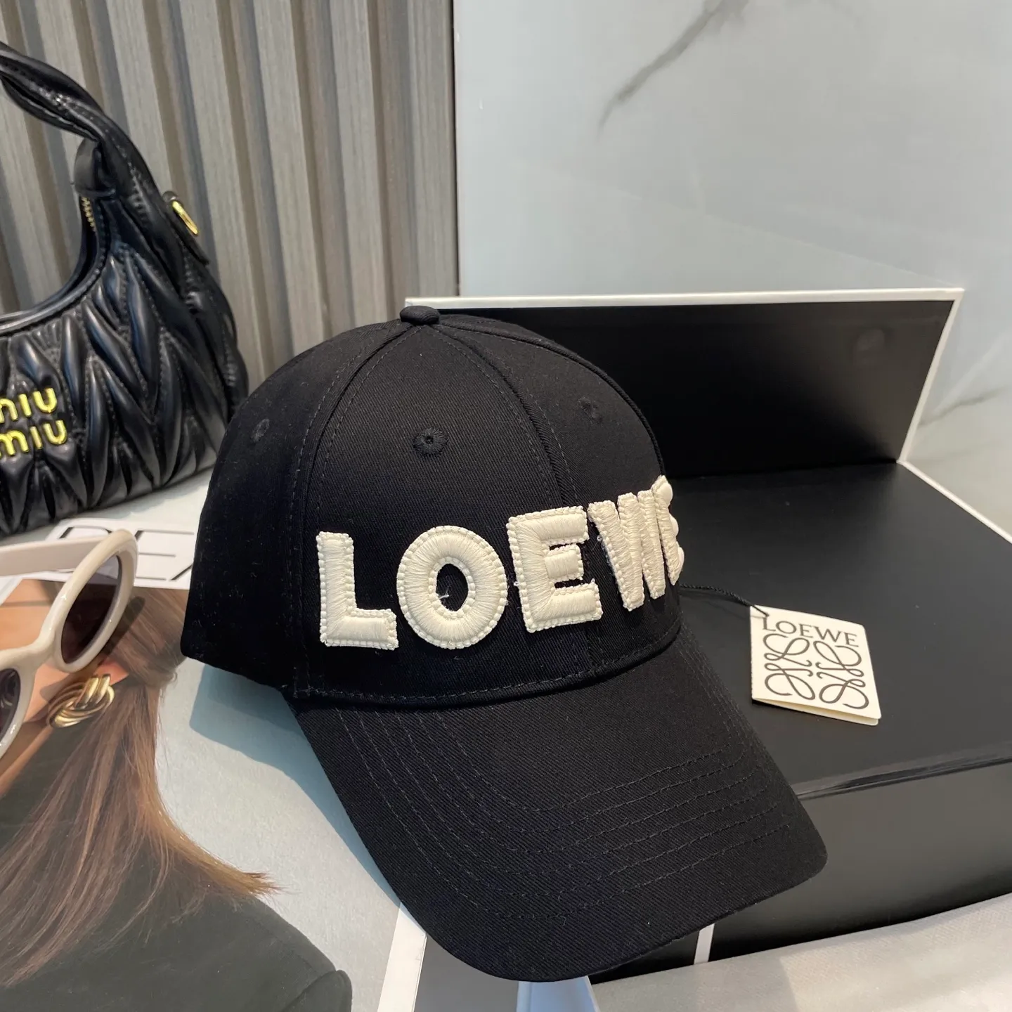 P70 🧢Loewe~New baseball cap🧢, simple embroidered classic logo, super texture👍, exquisite big-name style, a must-have artifact for goddesses, couple style