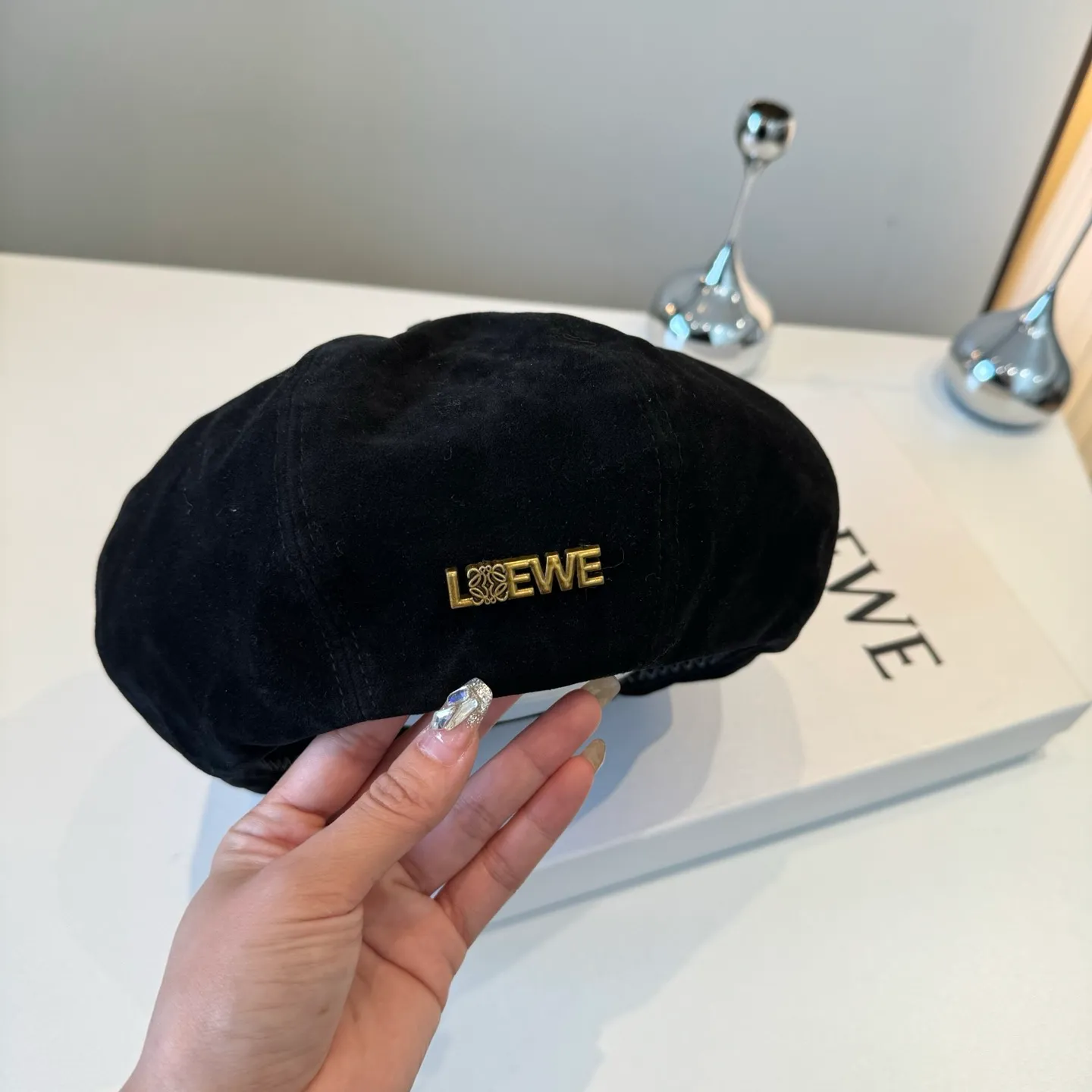 💰100¥ Loewe's new corduroy beret, painter's hat, head circumference 57cm