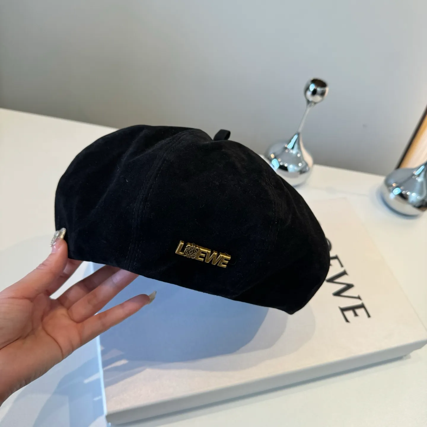 💰100¥ Loewe's new corduroy beret, painter's hat, head circumference 57cm