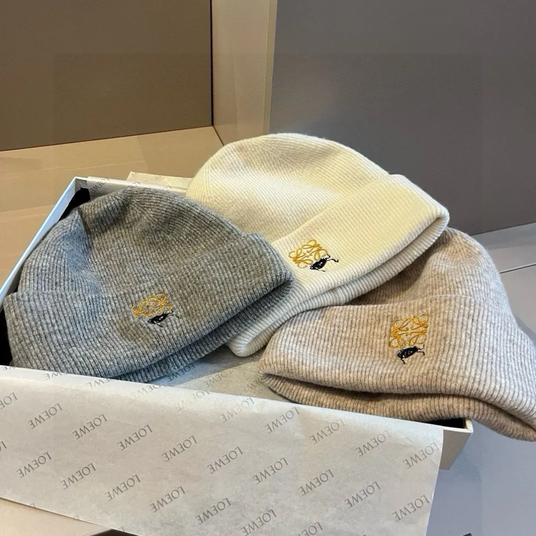 💰110¥ ＬＯＥＷＥLOEWE’s new knitted wool hat, delicate, soft and skin-friendly, unisex, super elastic👍
