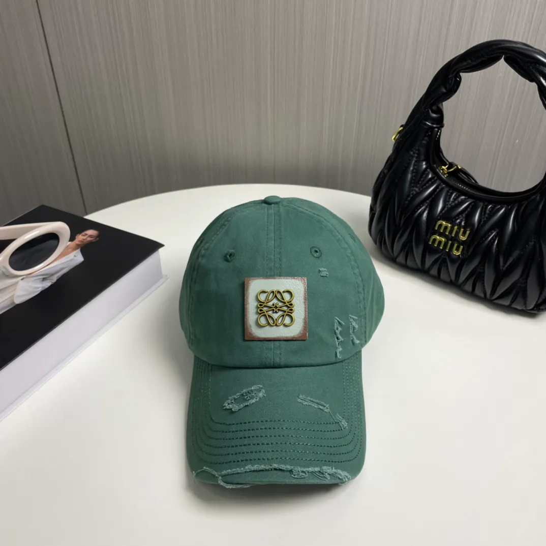 P66 🧢Loewe~New baseball cap🧢, simple and classic logo, super texture👍, exquisite big-name style, a must-have artifact for goddesses, couple style