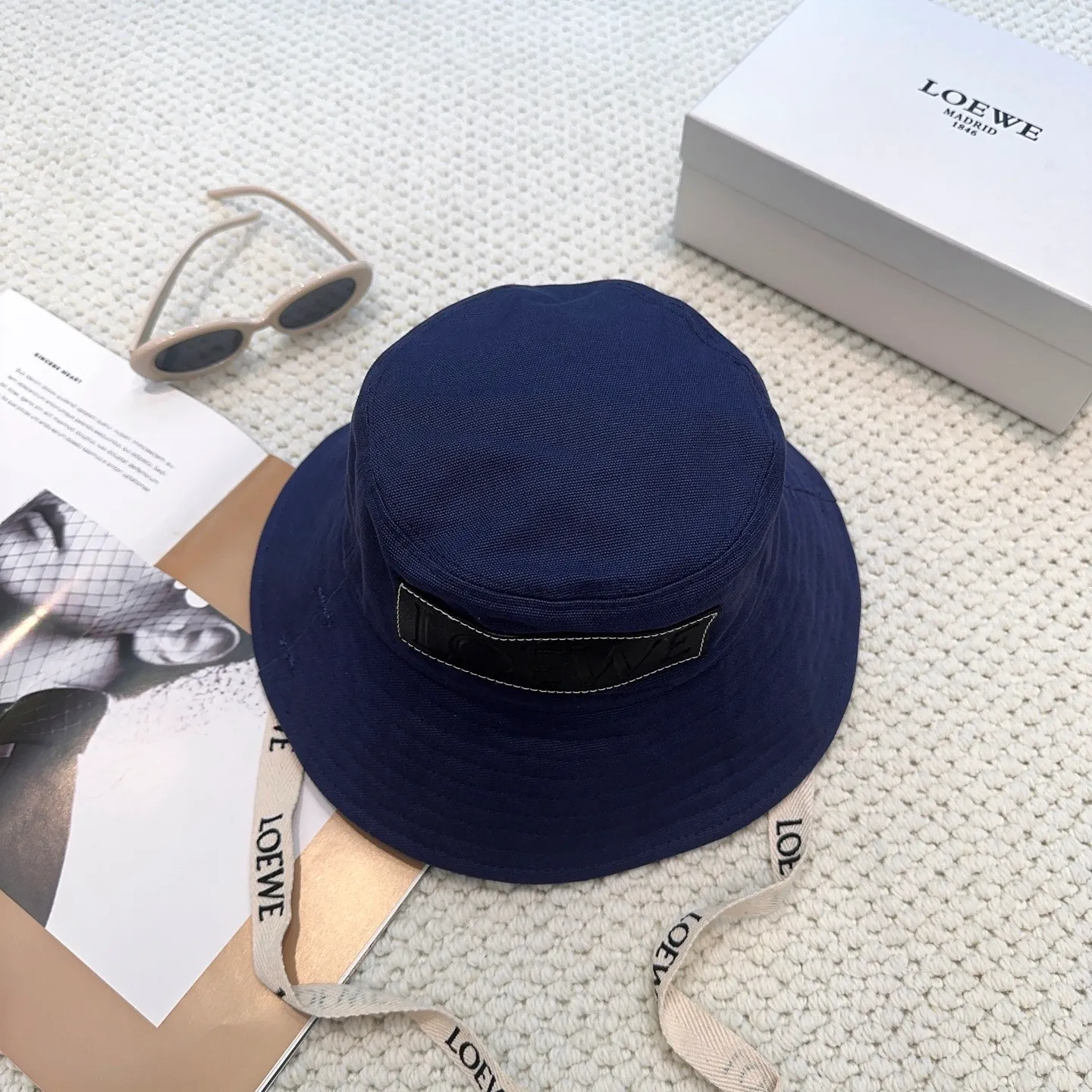 P70 Luo Yiwei's personalized fisherman's hat with straps is an excellent casual fisherman's hat. The texture is full of retro style and has a strong street style. It's handsome! Can be worn all year round! Head circumference-55-58cm