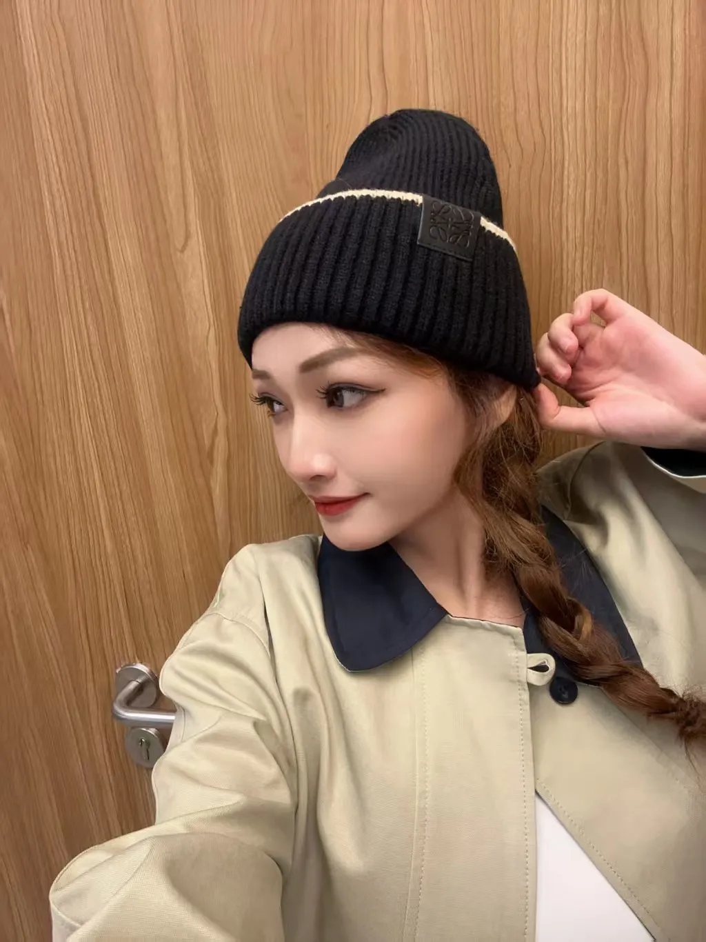 60💰 Classic knitted hat from loewe official website! Xiaohongshu’s hottest selling item! Dress well! The same style for men and women, thicker and warmer, fashionable and popular 🌸First-class quality, the best brand for warmth in autumn and winter, order now, limited edition