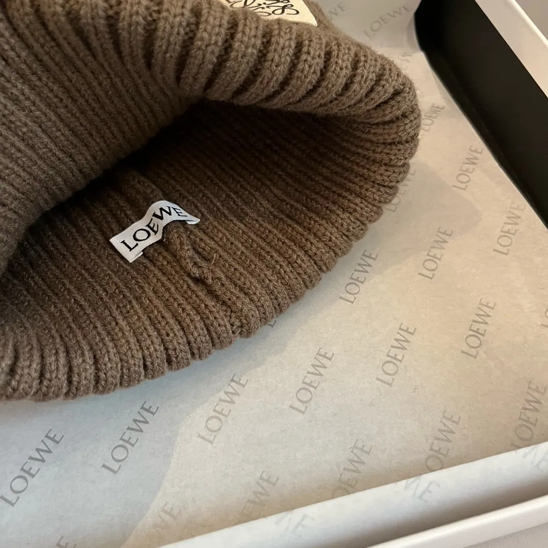 💰90¥ LOEWE new knitted beanie, unisex