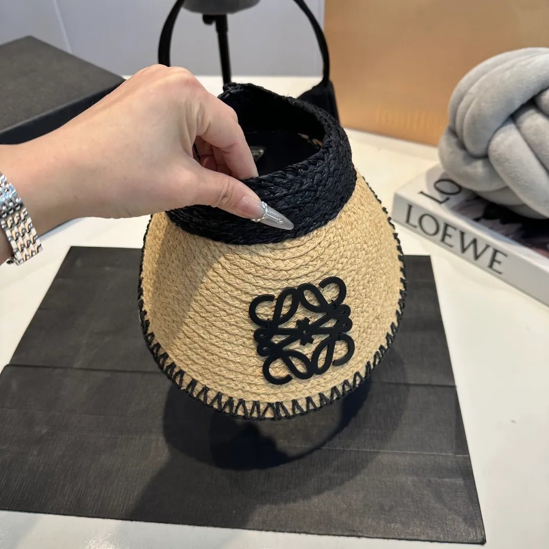 P70 LOEWE empty top hat👏High quality raffia empty top hat❤️Simple and elegant, shipped by big brands