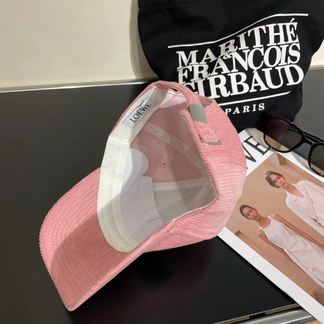 P80 🧢Loewe~New baseball cap🧢, simple embroidered classic logo, super texture👍, exquisite big-name style, a must-have artifact for goddesses, couple style