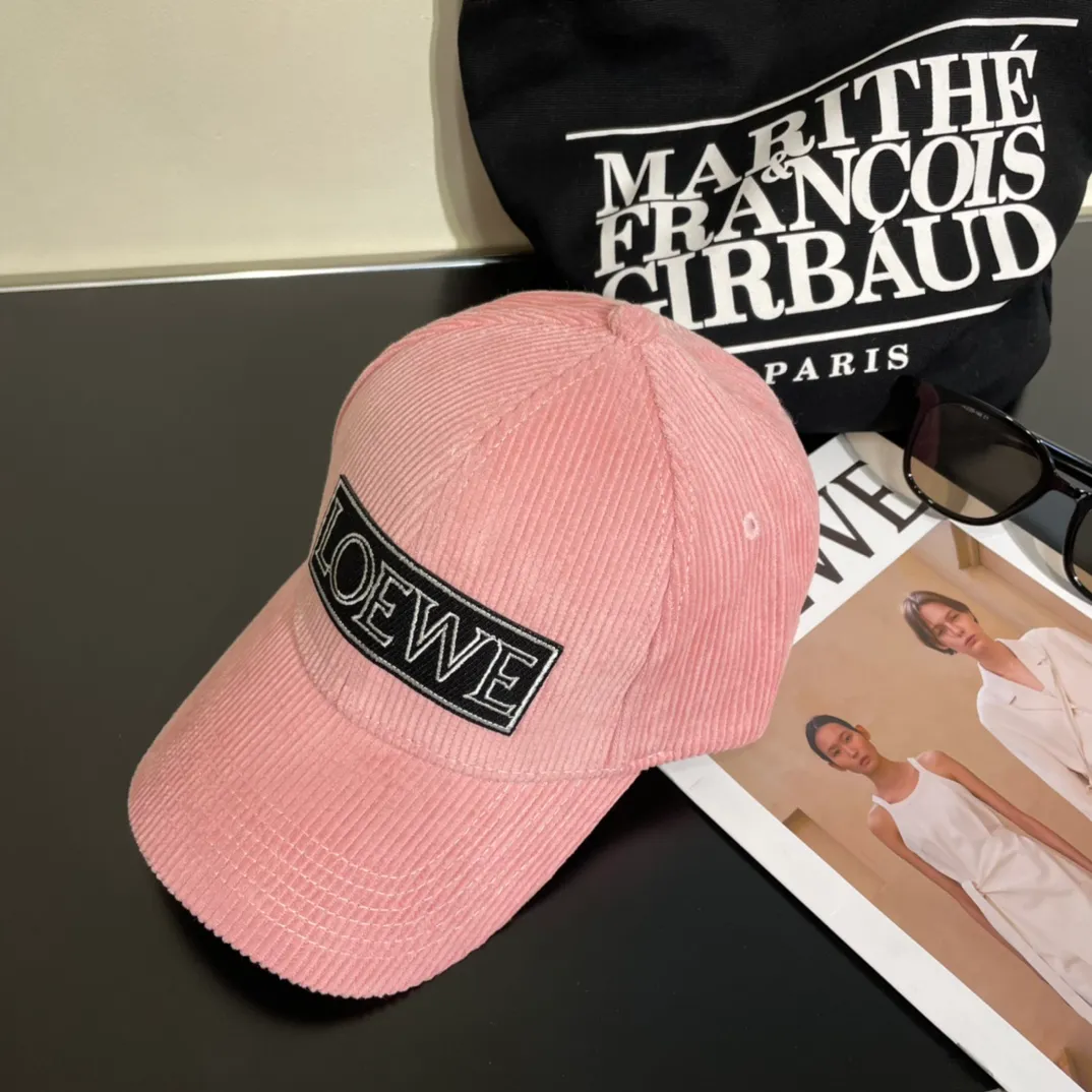 P80 🧢Loewe~New baseball cap🧢, simple embroidered classic logo, super texture👍, exquisite big-name style, a must-have artifact for goddesses, couple style