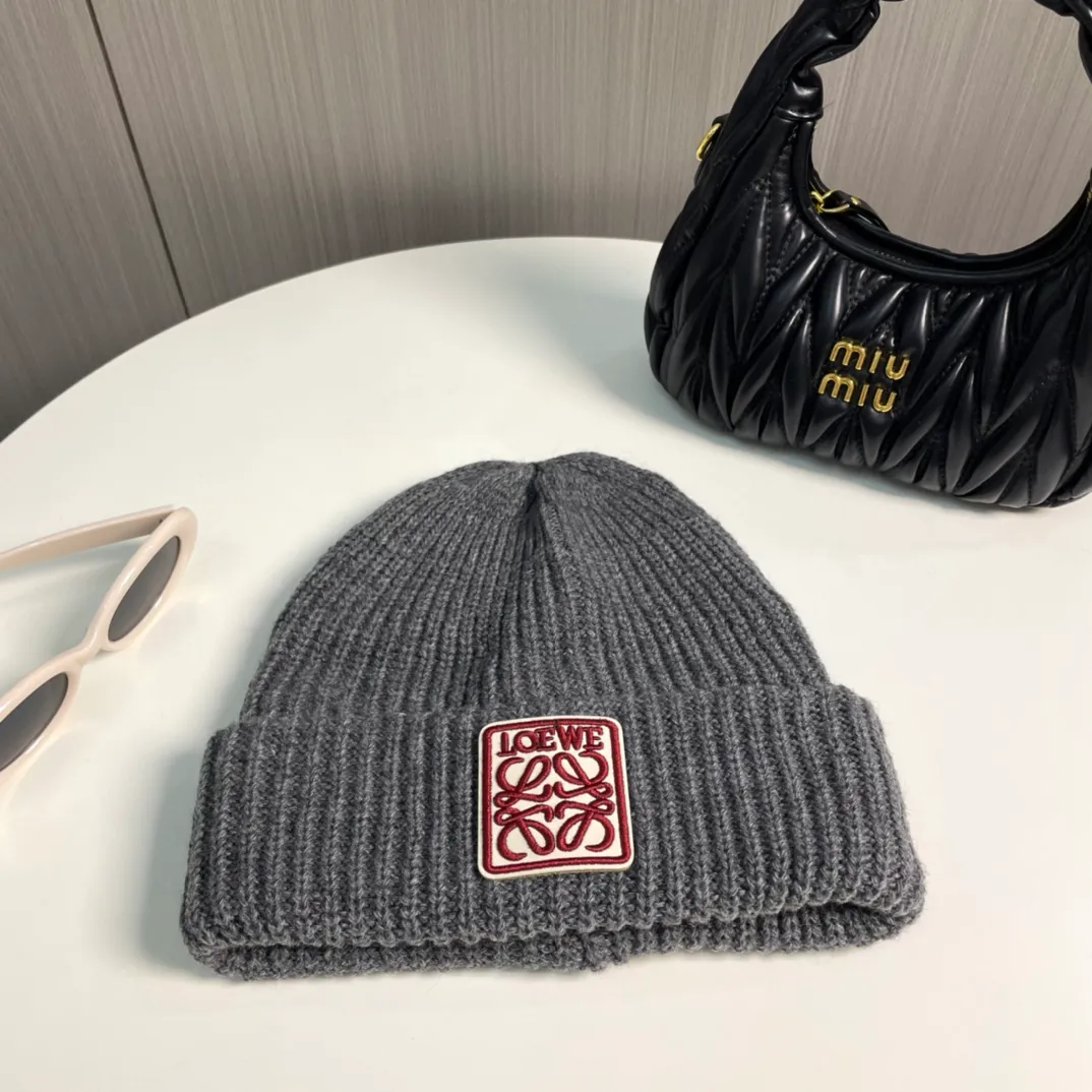 P76💛 comes with dust bag. [LOEWE Luo Yiwei] 2024 early autumn knitted beanie, big-name fashion, very versatile