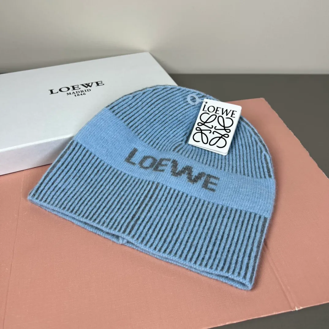 44💰 Classic knitted hat from loewe official website! Xiaohongshu’s hottest selling item! Dress well! The same style for men and women, thicker and warmer, fashionable and popular 🌸First-class quality, the best brand for warmth in autumn and winter, order now, limited edition