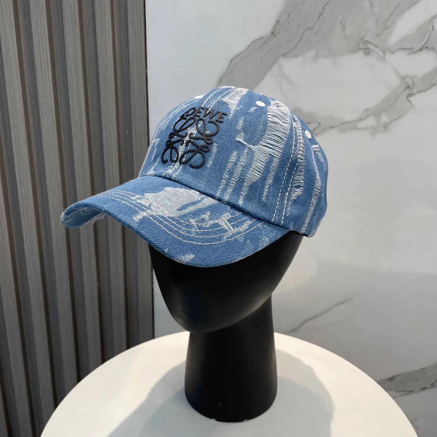P66 Loewe New Washed Distressed Denim Baseball Cap Newly Launched Washed Denim Series, Casual and Versatile Wardrobe Matching Magic