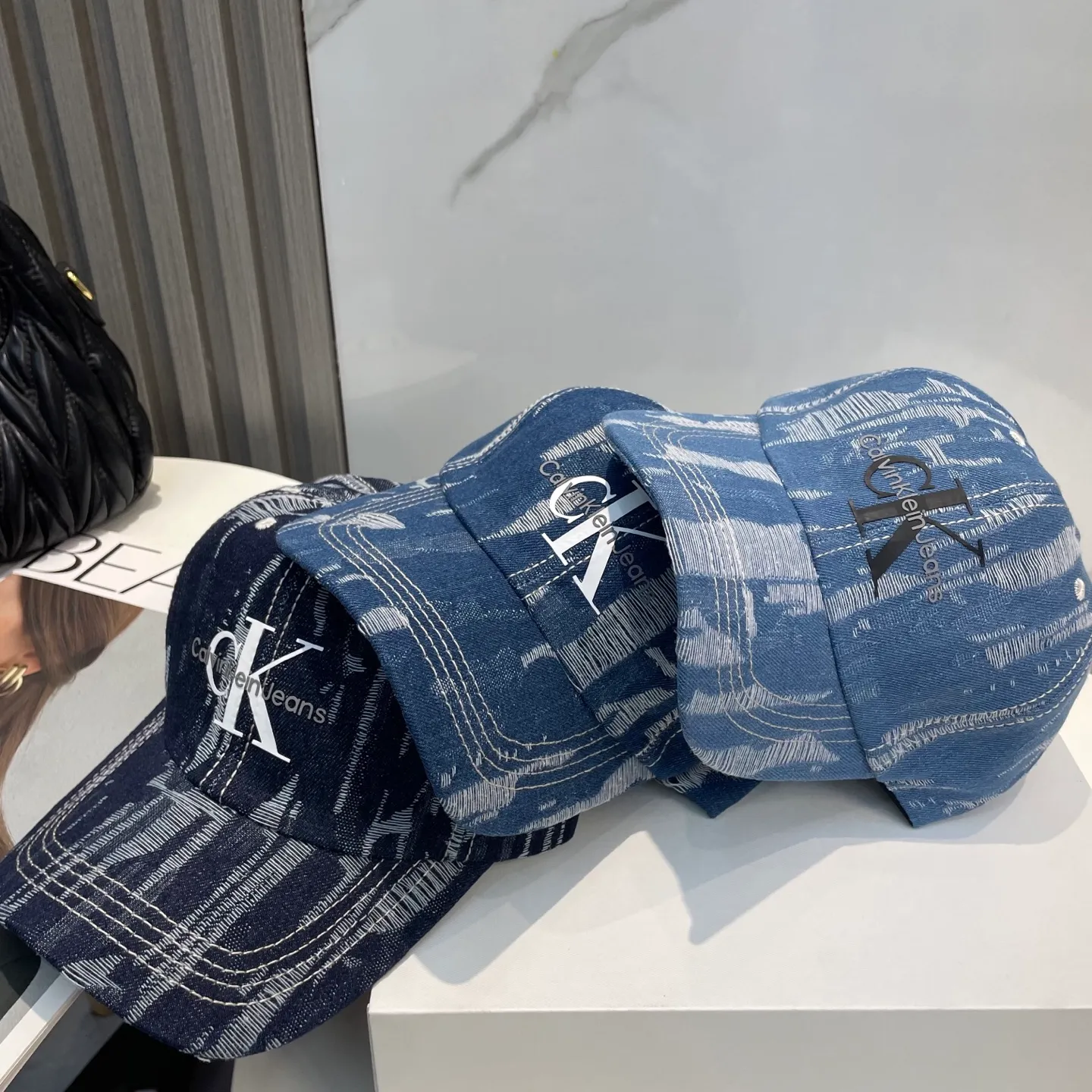 P66 Loewe New Washed Distressed Denim Baseball Cap Newly Launched Washed Denim Series, Casual and Versatile Wardrobe Matching Magic