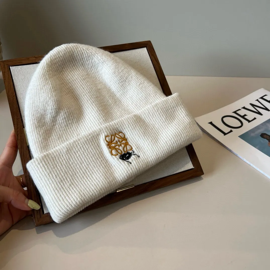 Special batch 💰60¥ ＬＯＥＷＥ Loewee’s new knitted wool hat, delicate, soft and skin-friendly, unisex, super elastic👍